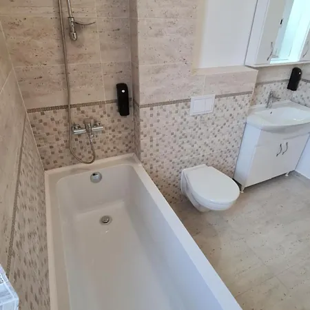 Jafar 9 - Spacious 1-Bedroom With Balcony Appartamento Timisoara