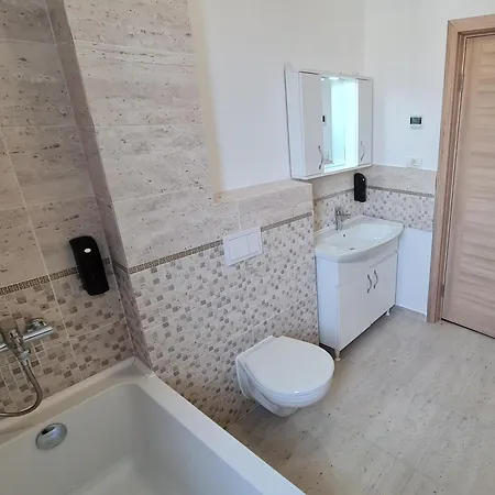 Jafar 9 - Spacious 1-Bedroom With Balcony Appartamento *