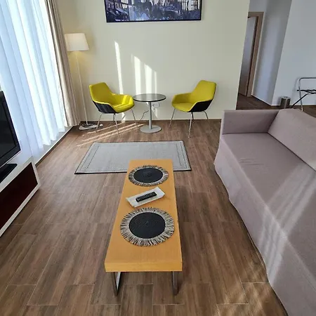 Appartamento Jafar 9 - Spacious 1-Bedroom With Balcony *