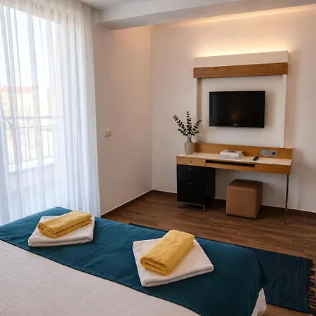 Jafar 9 - Spacious 1-bedroom With Balcony