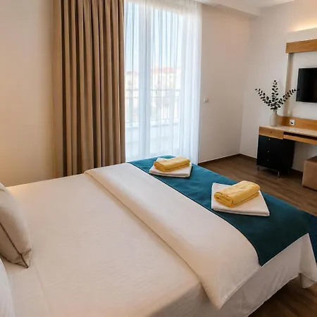 Apartment Jafar 9 - Spacious 1-bedroom With Balcony *